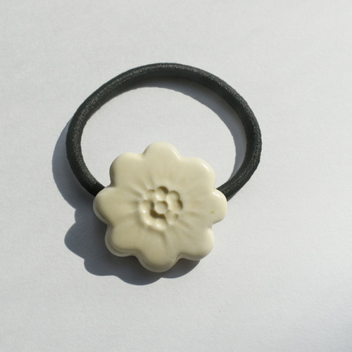 陶器のアクセサリー アネモネ ヘアゴム/ブローチ/ポニーフック/帯留め