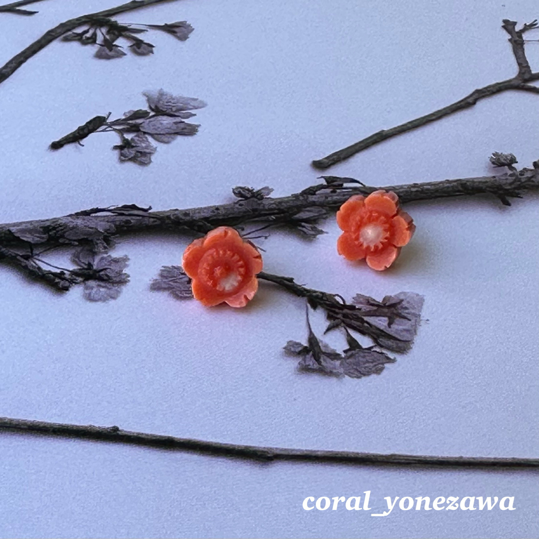 桜ピアス　もも色珊瑚　彫り　ポストK14WG R50311H1