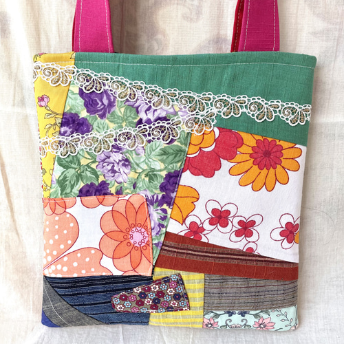 SOLD 刺繍とパッチワークのレトロチックなバック トートバッグ