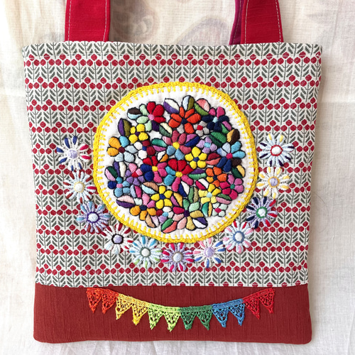 限定 刺繍 バッグ トートバッグ 鞄 キルト パッチワーク スペードの花柄 新品☆パッチワーク・キルト☆100%ハンドメイド パッチワーク