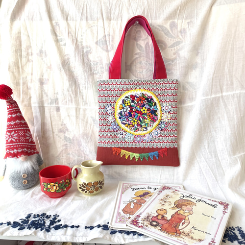 SOLD 刺繍とパッチワークのレトロチックなバック トートバッグ