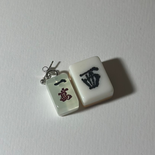 ★希少カラー★美品★ 麻王印 麻雀牌（スリートン緑） 希少 うっすら緑の可愛いミニ麻雀牌 ～索子～ ピアス（スタッド・一粒