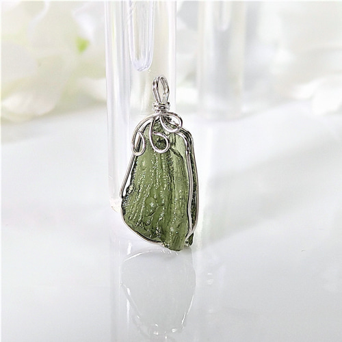 モルダバイトチャームトップ