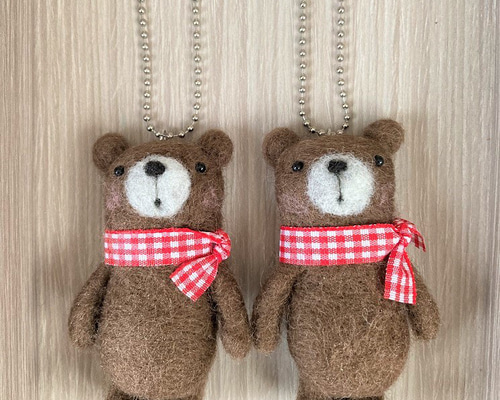 くまさんチェックリボン キーホルダー 羊毛フェルト monaka 通販