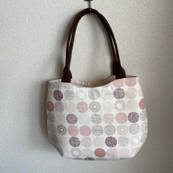 《受注製作》桜色のボタニカルの丸いラインのトートバッグ 3枚目の画像