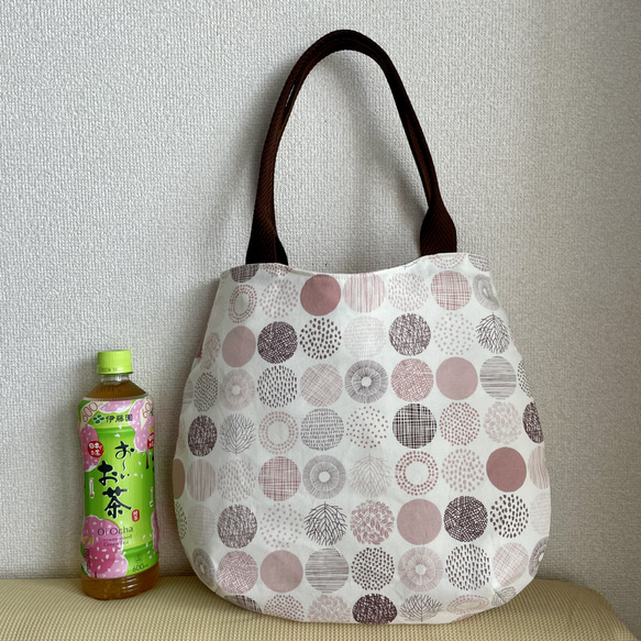 《受注製作》桜色のボタニカルの丸いラインのトートバッグ 4枚目の画像