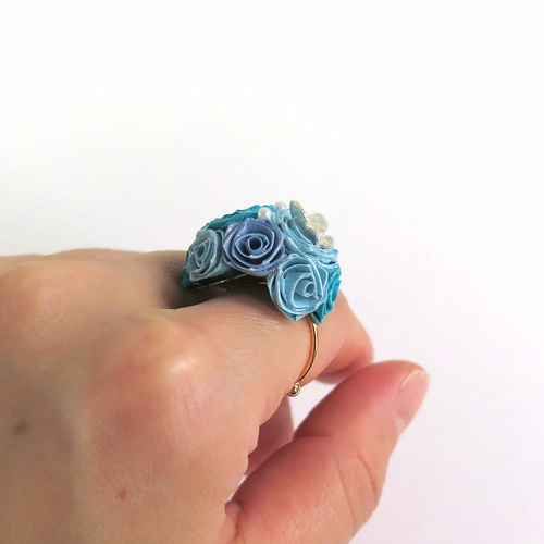 指先を彩る薔薇と蝶のリング(レッド) 指輪・リング Butterfly Rose 