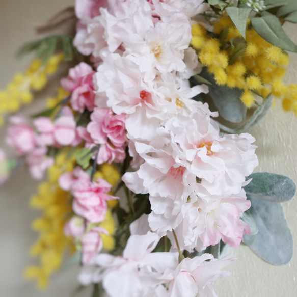 八重桜 桃花 ミモザのスワッグ ❁ お花見 誕生日 母の日 アートフラワー Creema限定 3枚目の画像