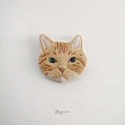 【限定1点】猫刺繍のブローチ　Daisy 1枚目の画像