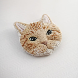 【限定1点】猫刺繍のブローチ　Daisy 2枚目の画像