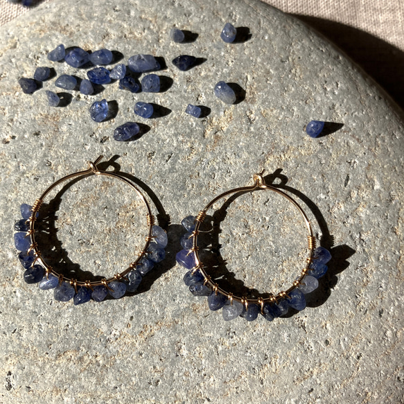 Sapphire Hoop Earrings – サファイア – 4枚目の画像