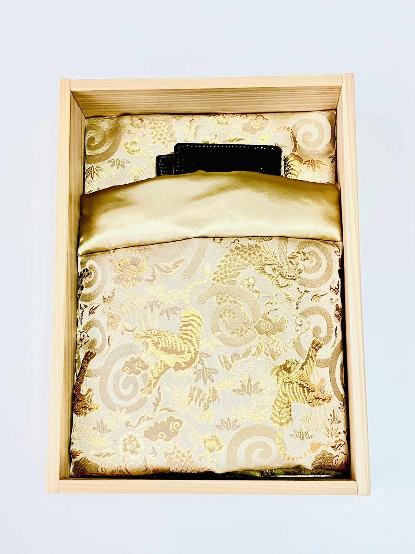 財布布団　龍虎黄金輝（ヒノキ箱入り）
