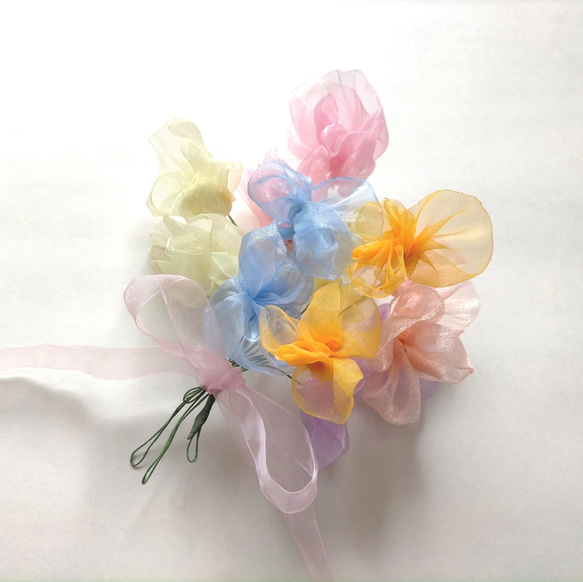 花束うさぎのヘアゴム♡ハンドメイド レジン ベージュ お花 ブーケ リボン