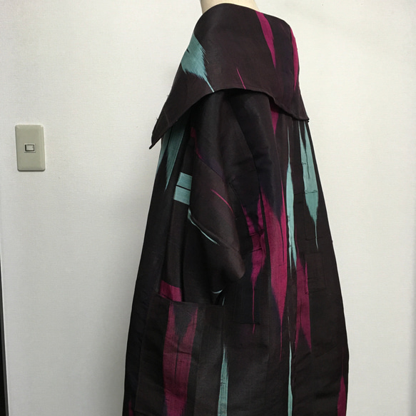 一点ものハンドメイド正絹着物リメイク/春から秋へのスタイリッシュ広襟コート 5枚目の画像