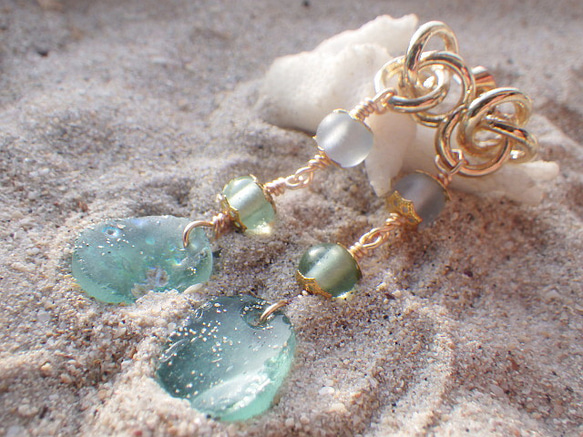 Seaside Romanglass Earrings☆ローマングラス☆一点物 14枚目の画像