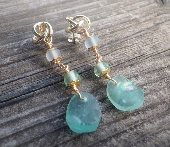 Seaside Romanglass Earrings☆ローマングラス☆一点物 11枚目の画像