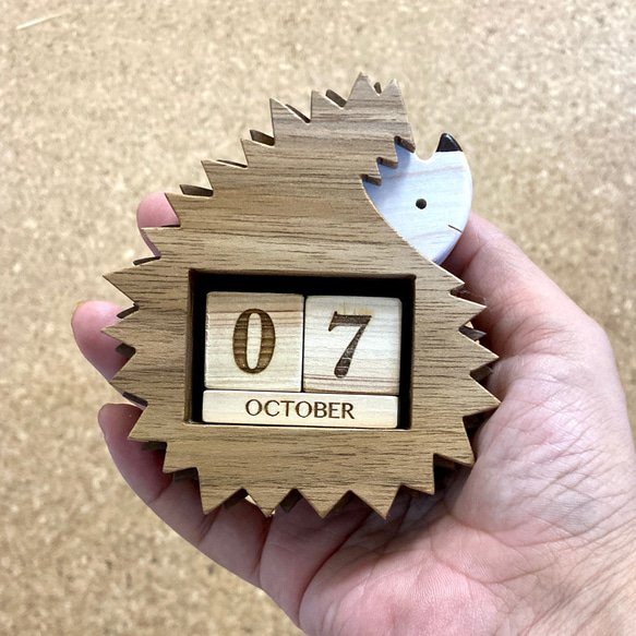 ハリネズミの一輪挿しカレンダー（メッセージカード付き） 6枚目の画像
