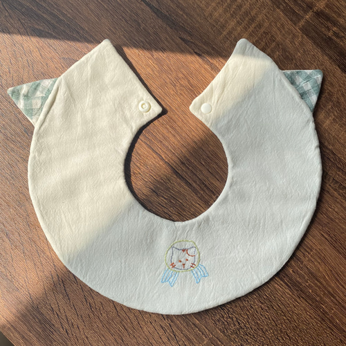 5431 ハンドメイドスタイ　うさ耳　名入れスタイ　刺繍 お名前刺繍のセーラー スタイ ハンドメイド 発送見込み7日〜14