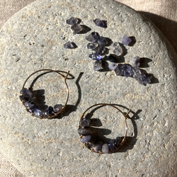 Iolite Hoop Earrings – アイオライト – 3枚目の画像