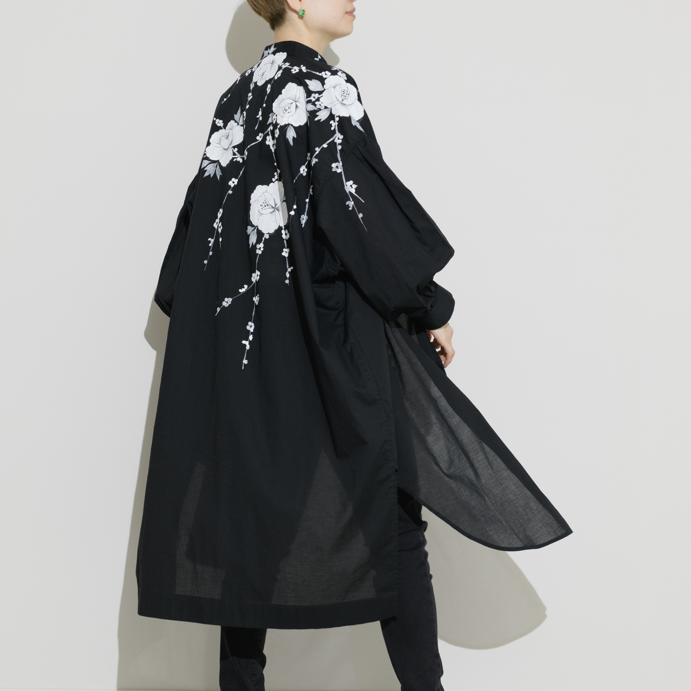 【洗濯機で洗える】手描き牡丹・梅柄ソフトワッシャー・ロングブラウス