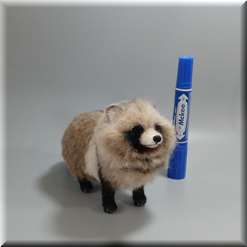 羊毛フェルト　エゾタヌキ モフモフで愛らしいすまし顔 羊毛フェルトで作られた「手乗り