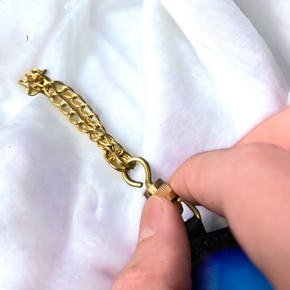 【Polyto】皮革寶石鑰匙扣（藍色）包包掛飾 第7張的照片