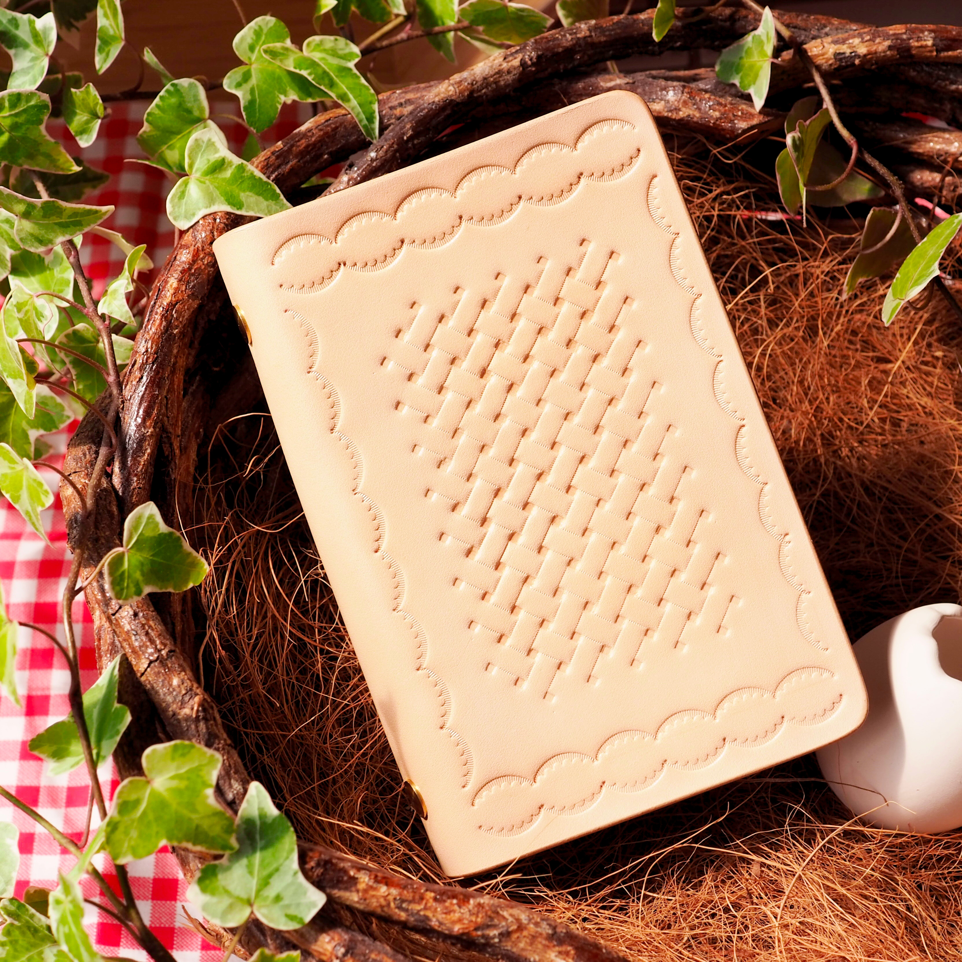 生焼けアップルパイ×M６ヌメ革システム手帳カバー(ミニ６穴リング)