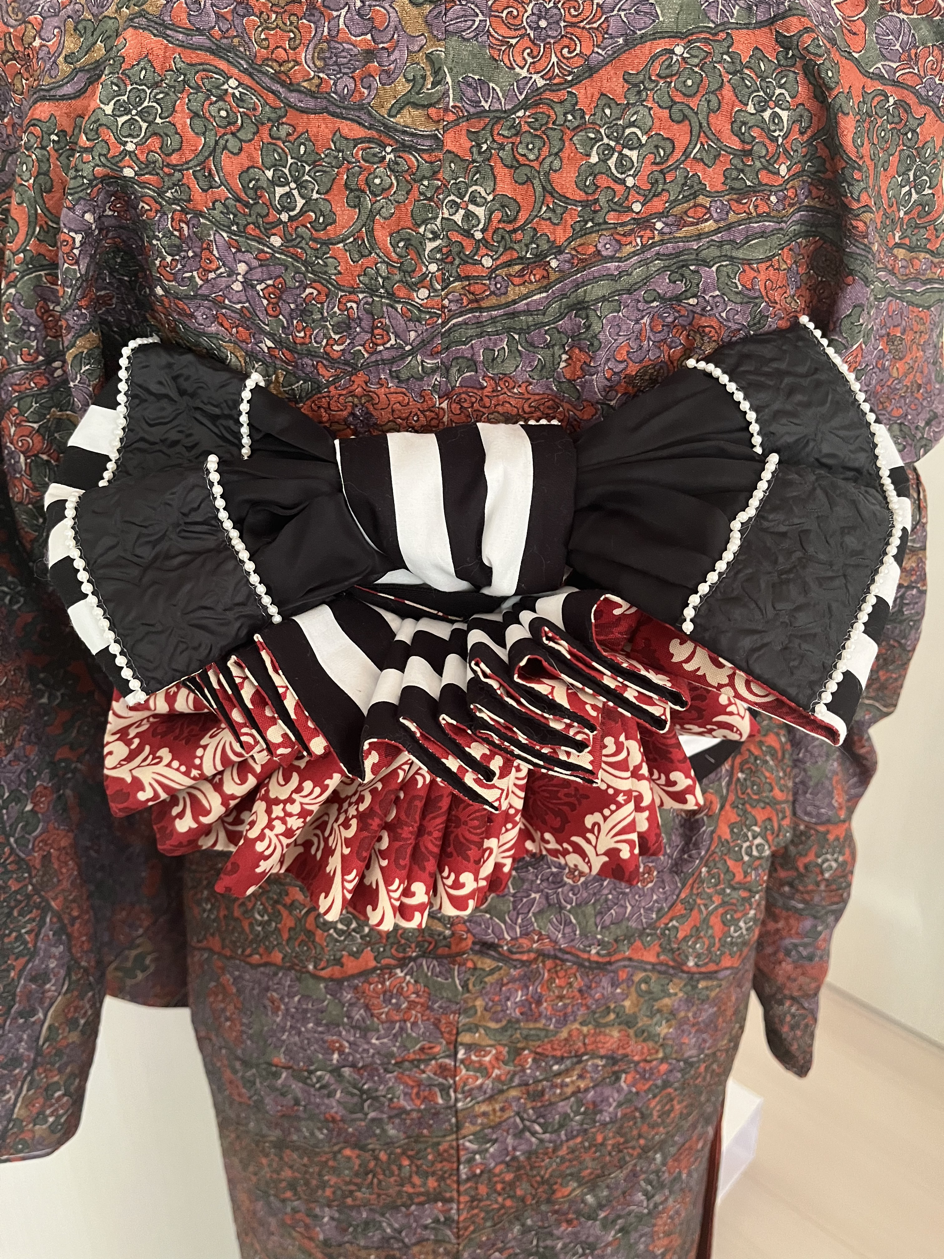 白黒ストライプ×赤ダマスク帯【A-4-1】