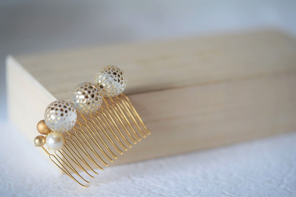 ドイツ金箔玉・ヘアコーム（clear gold)～着物コーディネイトを愉しむ髪飾り 2枚目の画像