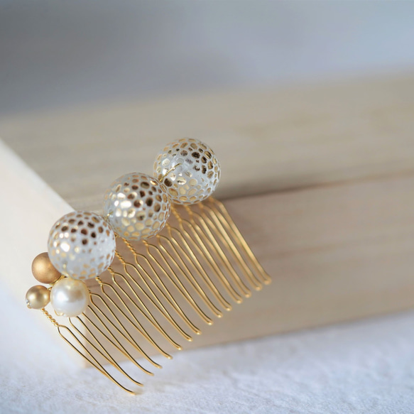 ドイツ金箔玉・ヘアコーム（clear gold)～着物コーディネイトを愉しむ髪飾り 1枚目の画像