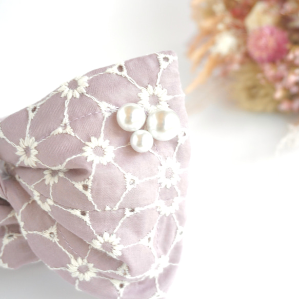 デフトバン　総刺繍パール　薄ピンク　くすみピンク　パールヘアアクセサリー　お団子メーカー　シニヨンメーカー　刺繍生地 9枚目の画像