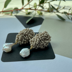 ビーズ刺繍アクセサリー/ビーズアクセサリー/イヤリング/淡水パール/入園式/入学式/春イヤリング/くすみカラー/ピアス 5枚目の画像