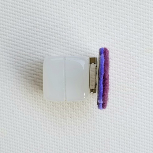 羊毛フェルトとビーズ刺繍のブローチ ブローチ はるじおん 通販