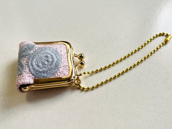ミナペルホネン　がま口アクセサリーケース　ボヌール　桜ピンク　コインケース　バッグチャーム　キーホルダー　指輪入れ 2枚目の画像