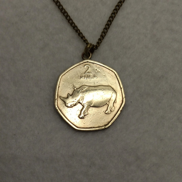 日章模様の金属製チェーンカバー