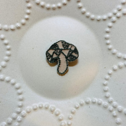 ブローチ（花・ミナペルホネン生地使用・ハンドメイド