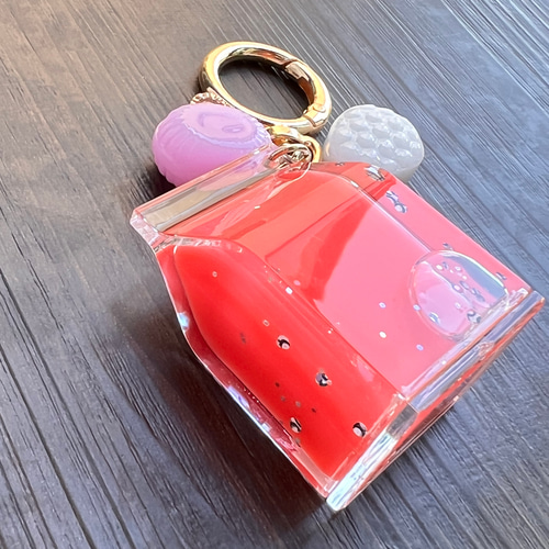 エモかわいい いちごミルクドロップキーホルダー オイルチャーム