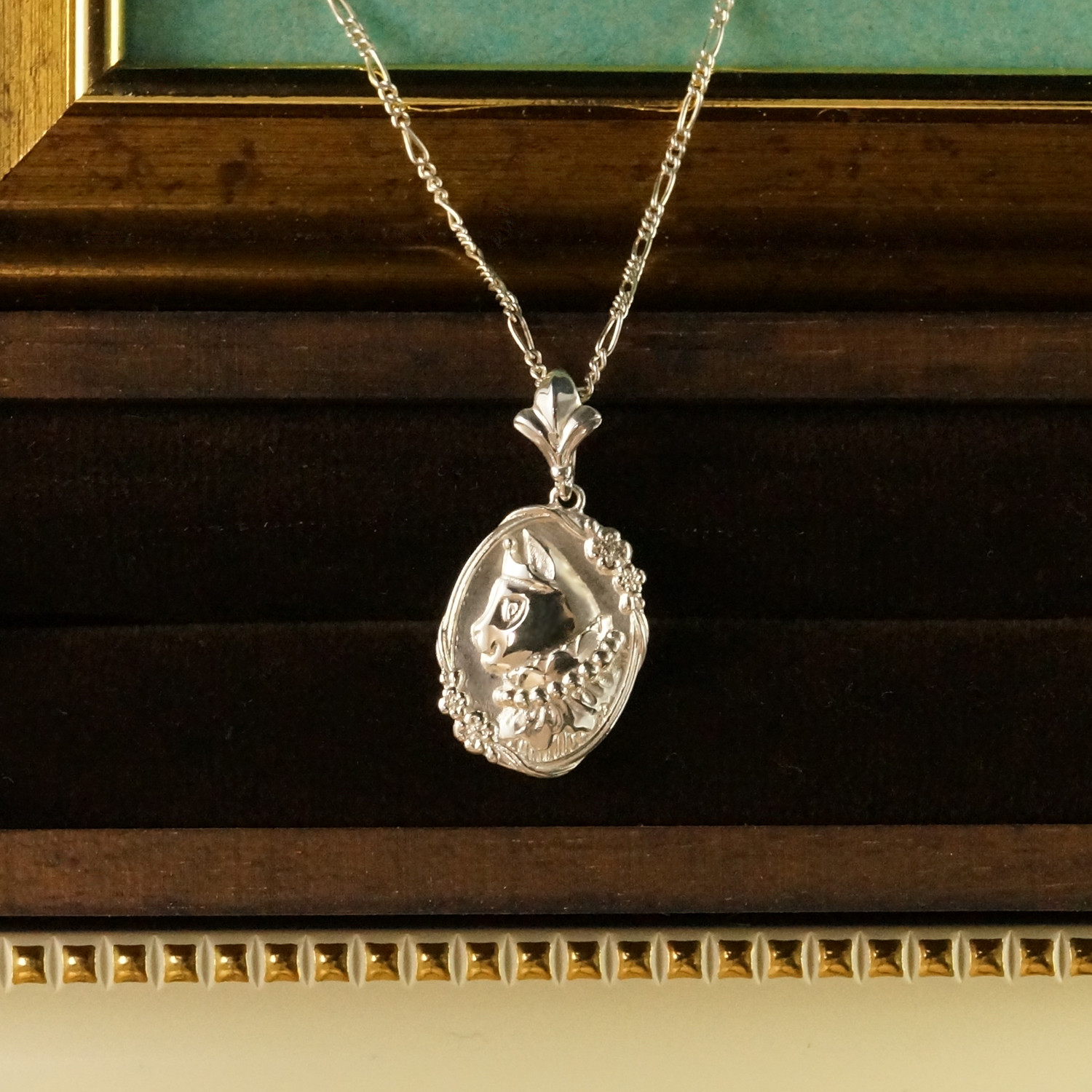 女王様 ネコカメオペンダント