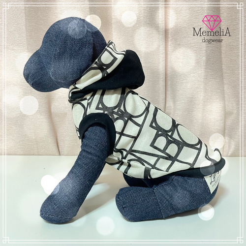 ミニピン用犬服】スタイリッシュでかっこいい♡英字総柄のタンク