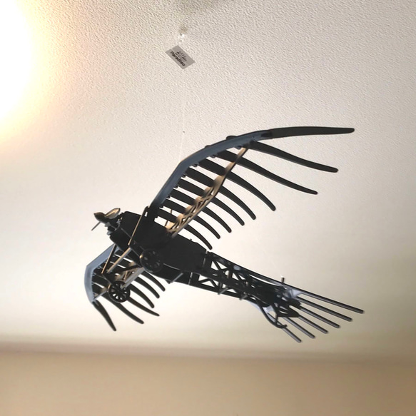 幅50cm超えのディーゼルパンクな飛行機モビール　黒（プロペラ可動） 7枚目の画像
