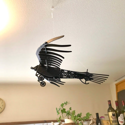 幅50cm超えのディーゼルパンクな飛行機モビール　黒（プロペラ可動） 6枚目の画像