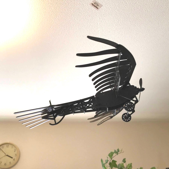幅50cm超えのディーゼルパンクな飛行機モビール　黒（プロペラ可動） 2枚目の画像