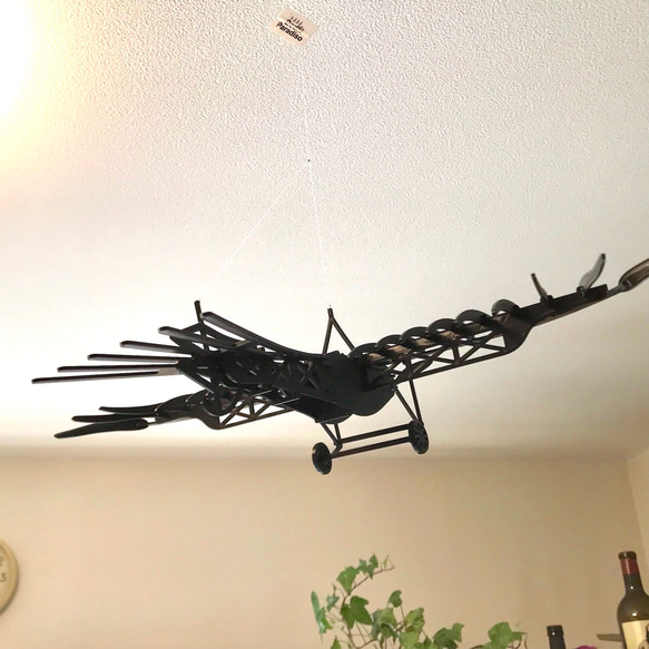 幅50cm超えのディーゼルパンクな飛行機モビール　黒（プロペラ可動） 3枚目の画像