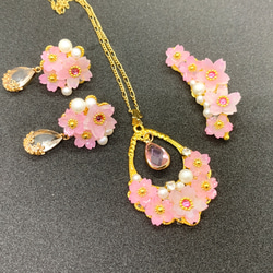 淡い桜にピンクの雫揺れるネックレス【受注生産】 5枚目の画像