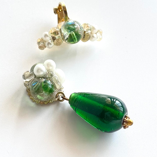 一点物】エフェクトグリーンミニドロップ ピアス/イヤリング