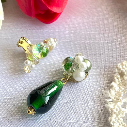 ハンドメイド 透明緑色 ティーポットイヤリング ハンドメイド 透明緑色 ティーポットイヤリング ハンドメイド 透明緑色