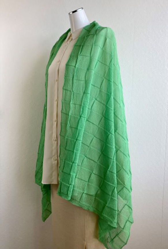 【春夏】『和紙』で編んだ、か～るい格子柄大判ニットストール 1枚目の画像