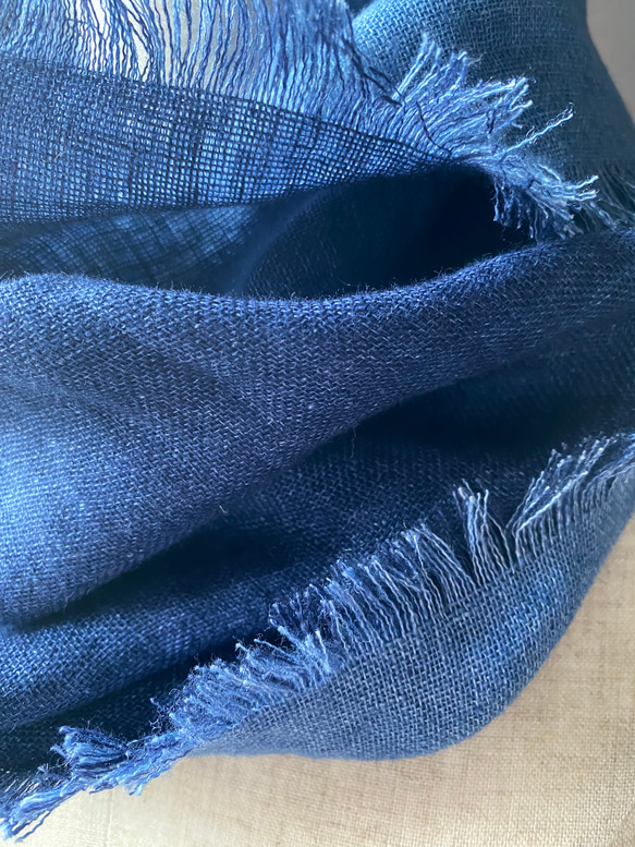 インディゴ染め二重織り柔らかリネンのシングルスヌード 3枚目の画像