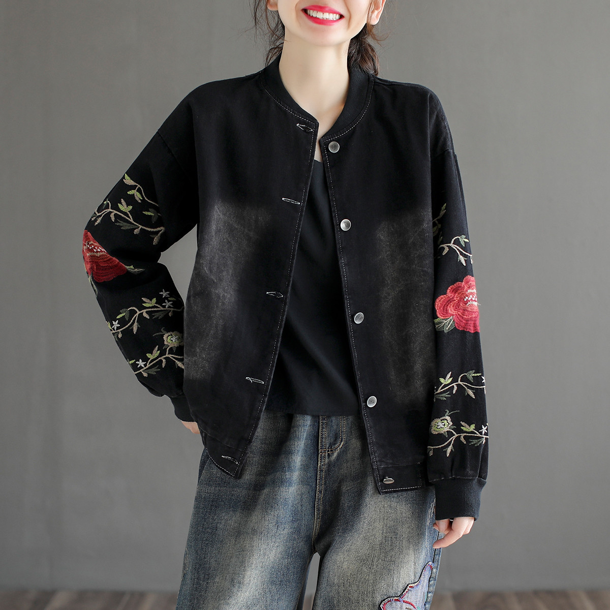 刺繍・デザインボタン・袖折り返し花柄黒デニムジャケットMade in USA Ｌ 刺繍・デザインボタン・袖折り返し花柄黒デニムジャケットMade Ｌ USA in
