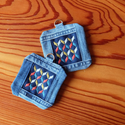 こぎん刺しコースター☺︎ダイヤ【キャンプ☺︎刺繍】デニムリメイク